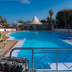  Holiday home House First Line Of The Sea