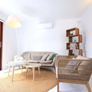  Holiday home Unique, Stylish & Calm Peces By The Sea
