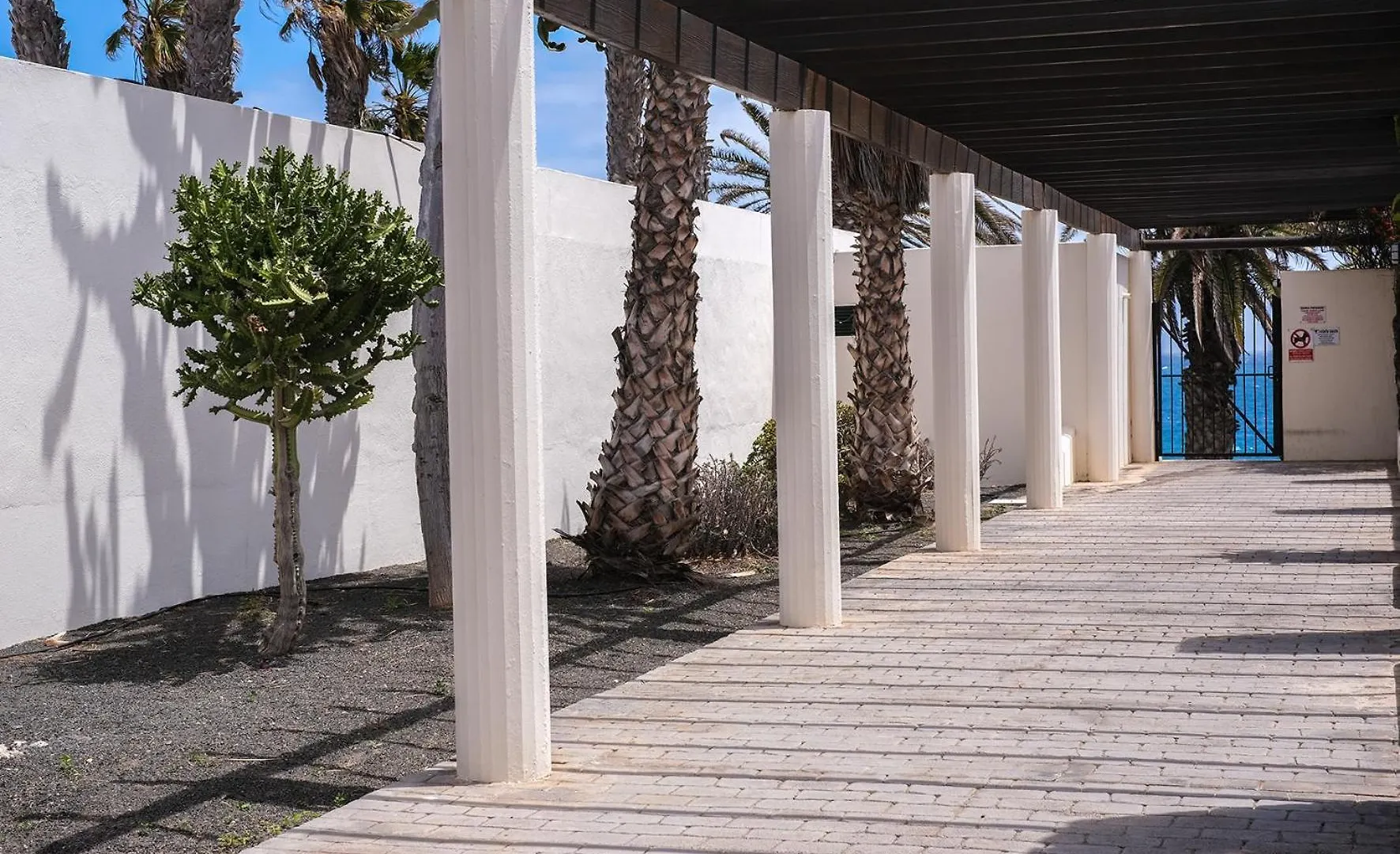 Holiday home Cozy Bungalow Next To The Beach Villa Costa Teguise Spain